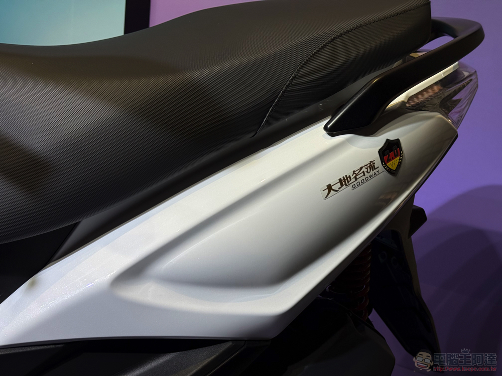 KYMCO 油電進行式:「大大升級」大地名流 2.0 與「輕移動 88 利集省」電動車優惠登場 - 電腦王阿達 KYMCO 油電進行式:「大大升級」大地名流 2.0 與「輕移動 88 利集省」電動車優惠登場 - 電腦王阿達