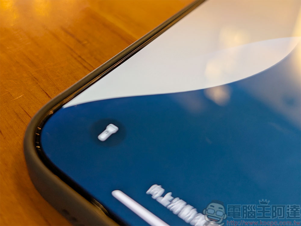 全透比較好?iPhone 16 Pro / Pro Max 專用 imos 熱彎 3D 全透明低藍光玻璃保護貼實測給你看 - 電腦王阿達 全透比較好?iPhone 16 Pro / Pro Max 專用 imos 熱彎 3D 全透明低藍光玻璃保護貼實測給你看 - 電腦王阿達