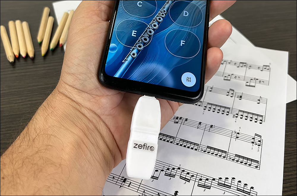 USB-C 吹嘴裝置造型像隨身碟,居然能演奏音樂?義大利新創公司推出就能讓手機變行動吹奏樂器! - 電腦王阿達 USB-C 吹嘴裝置造型像隨身碟,居然能演奏音樂?義大利新創公司推出就能讓手機變行動吹奏樂器! - 電腦王阿達