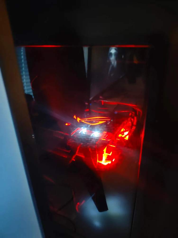 垃圾車司機在垃圾桶找到一台 Threadripper 處理器 + RTX 2080 Ti 遊戲 PC,清洗完後可正常開機使用 - 電腦王阿達 垃圾車司機在垃圾桶找到一台 Threadripper 處理器 + RTX 2080 Ti 遊戲 PC,清洗完後可正常開機使用 - 電腦王阿達