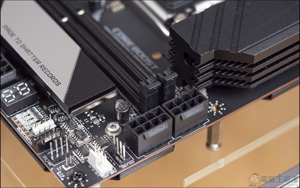 MSI MEG Z890 UNIFY-X 開箱 - 14 MSI MEG Z890 UNIFY-X 開箱 - 14
