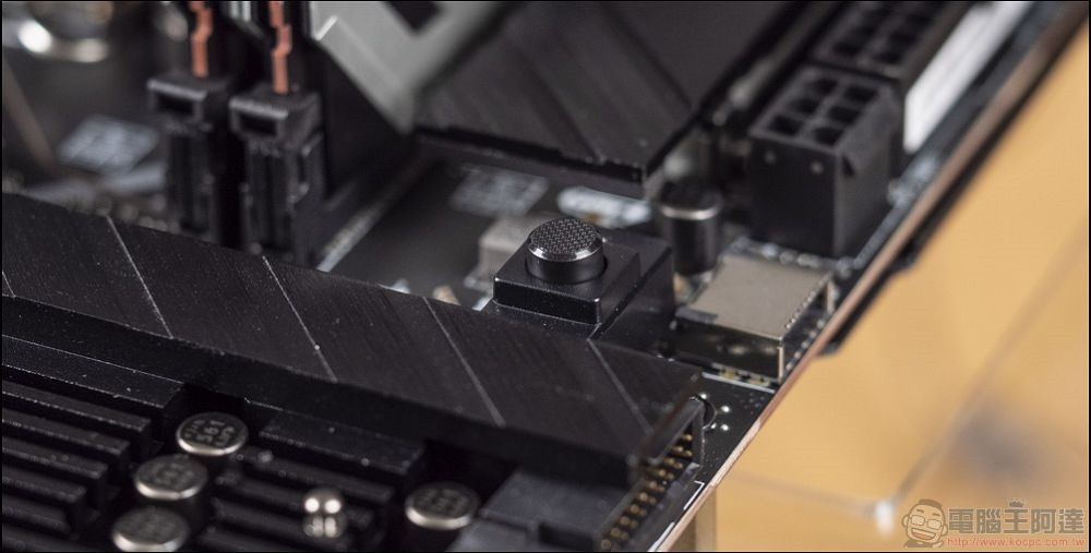 MSI MEG Z890 UNIFY-X 開箱 - 21 MSI MEG Z890 UNIFY-X 開箱 - 21