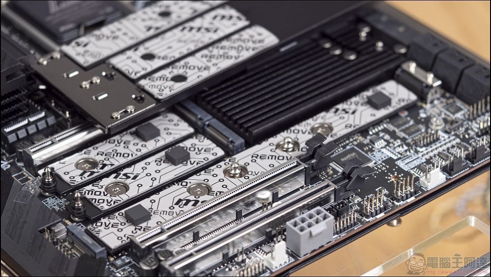 MSI MEG Z890 UNIFY-X 開箱 - 28 MSI MEG Z890 UNIFY-X 開箱 - 28