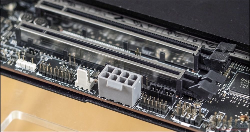 MSI MEG Z890 UNIFY-X 開箱 - 30 MSI MEG Z890 UNIFY-X 開箱 - 30