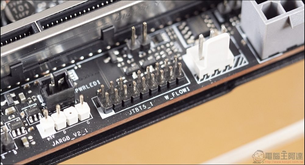 MSI MEG Z890 UNIFY-X 開箱 - 32 MSI MEG Z890 UNIFY-X 開箱 - 32