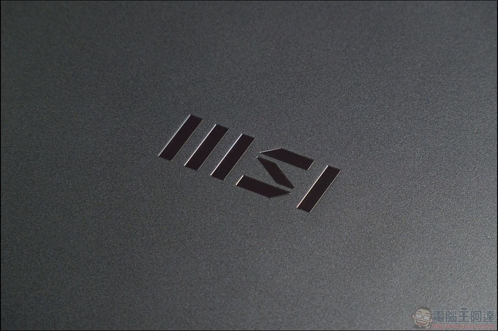 MSI Prestige 13 AI Evo A2VMG-011TW 開箱 - 07 MSI Prestige 13 AI Evo A2VMG-011TW 開箱 - 07