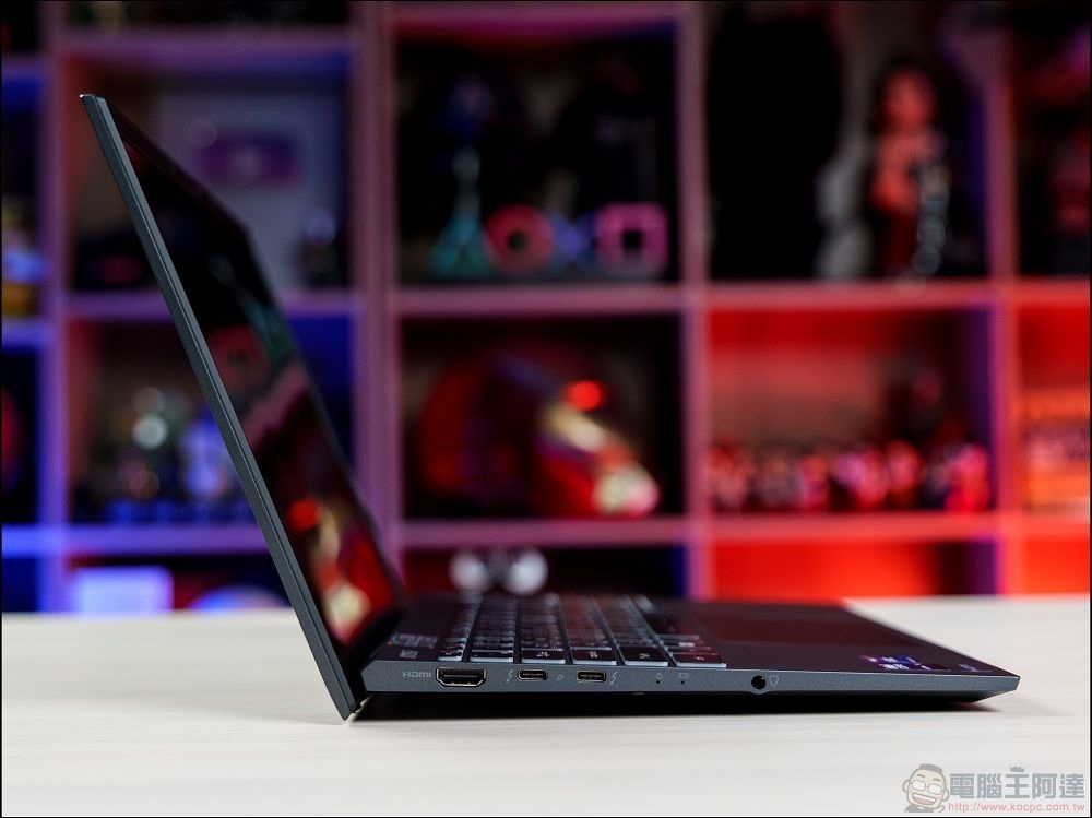 MSI Prestige 13 AI Evo A2VMG-011TW 開箱 - 17 MSI Prestige 13 AI Evo A2VMG-011TW 開箱 - 17