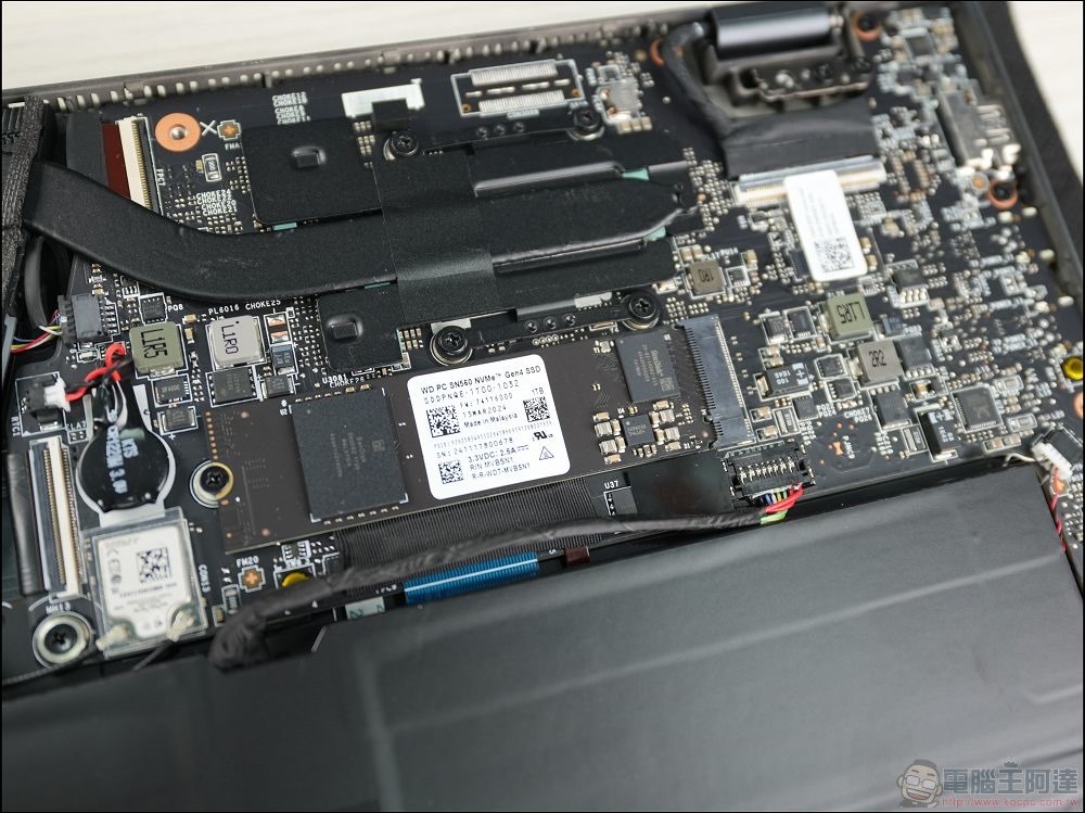 MSI Prestige 13 AI Evo A2VMG-011TW 開箱 - 20 MSI Prestige 13 AI Evo A2VMG-011TW 開箱 - 20