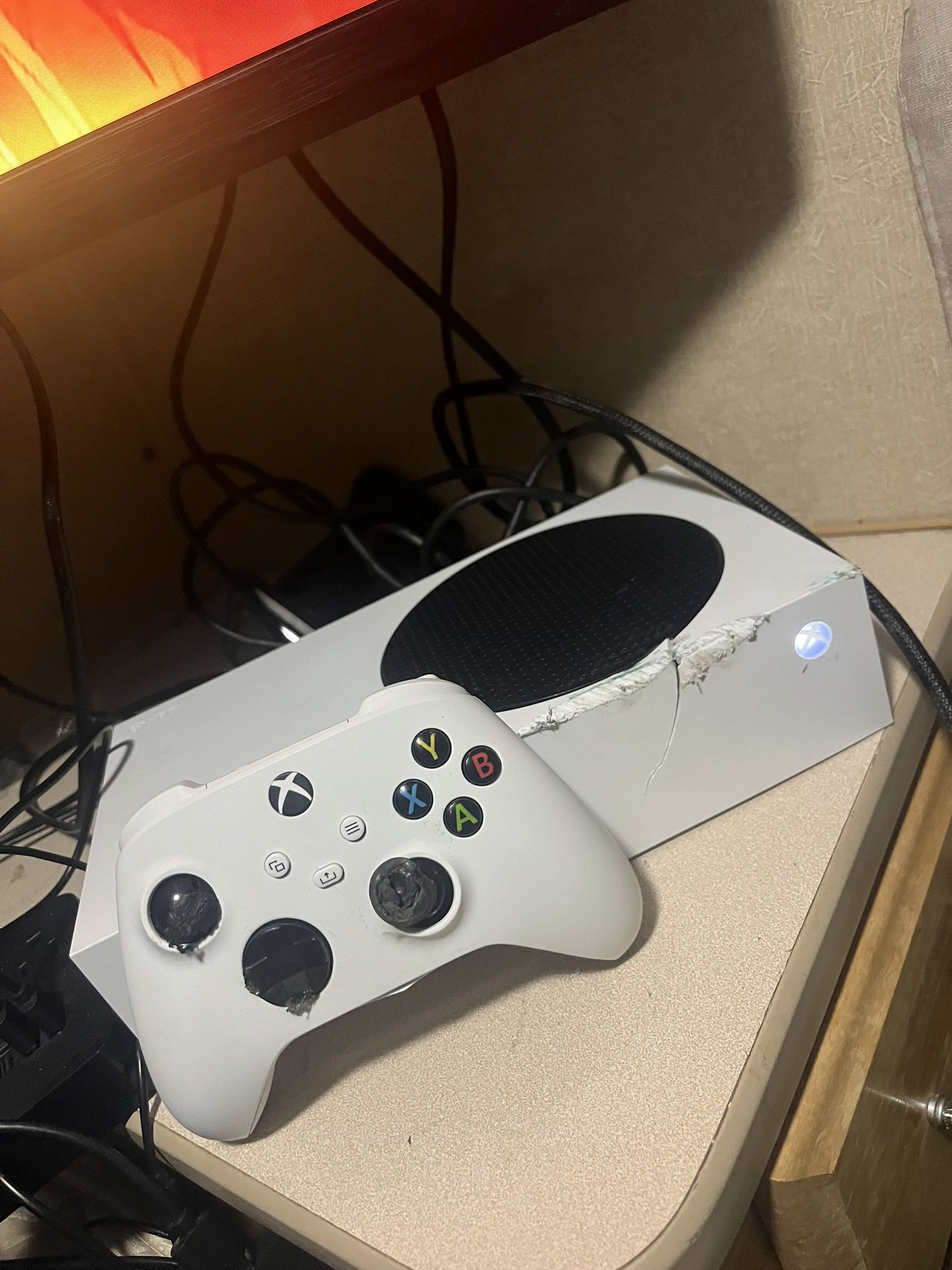 Xbox 主機在一場車禍意外中拯救了一名玩家的性命 - 電腦王阿達 Xbox 主機在一場車禍意外中拯救了一名玩家的性命 - 電腦王阿達