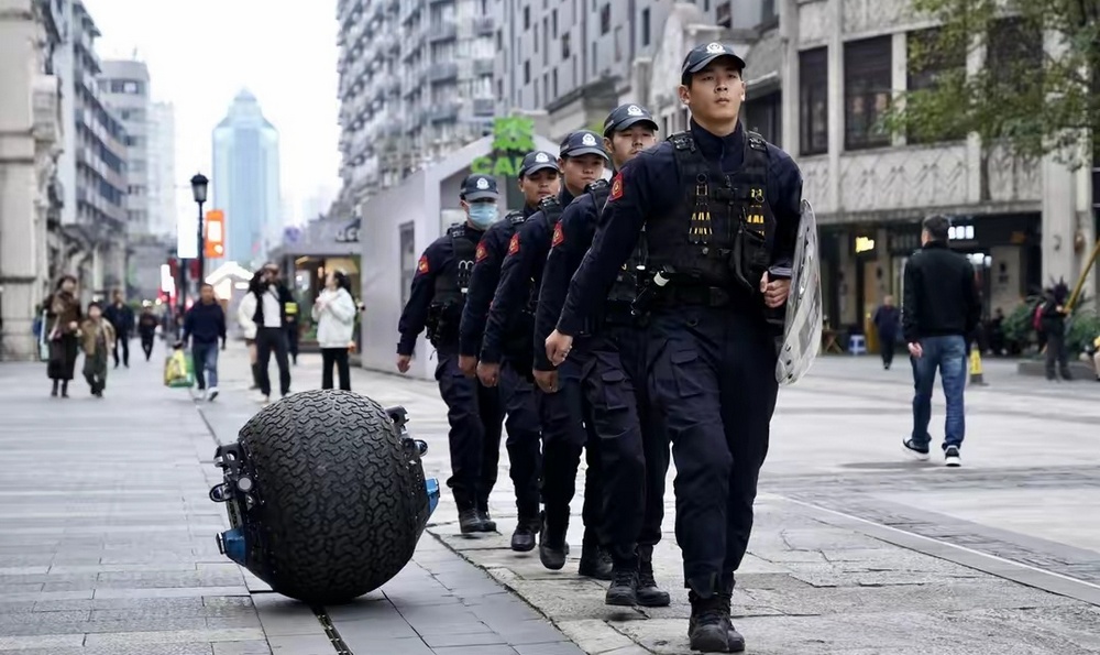 終結者要來了?中國大學研發水陸兩棲球型機器人「RT-G」用來進行巡邏工作 - 電腦王阿達 終結者要來了?中國大學研發水陸兩棲球型機器人「RT-G」用來進行巡邏工作 - 電腦王阿達