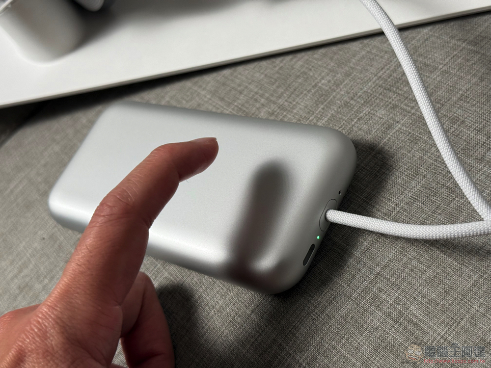 Apple Vision Pro 台灣開箱體驗前篇:從 iPhone 的「 i 」到 Vision 的「 v 」世代 - 電腦王阿達 Apple Vision Pro 台灣開箱體驗前篇:從 iPhone 的「 i 」到 Vision 的「 v 」世代 - 電腦王阿達