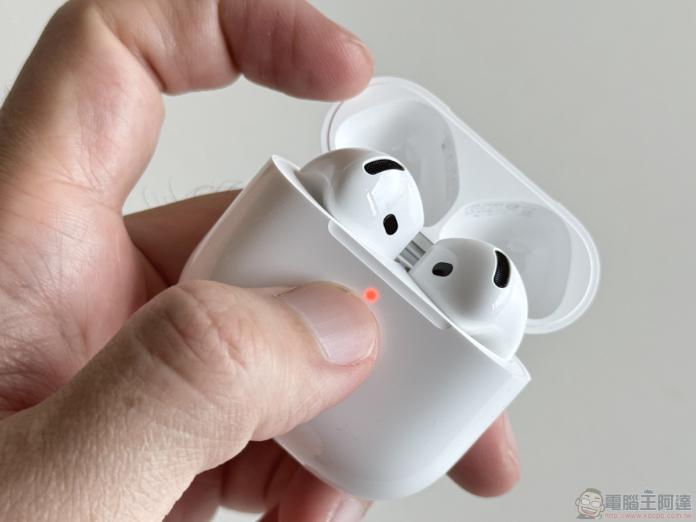 可以使用 iPhone 為 AirPods 充電嗎?該怎麼做? - 電腦王阿達 AirPods 4 主動式降噪款開箱體驗:全面「適應」你的需要 - 電腦王阿達