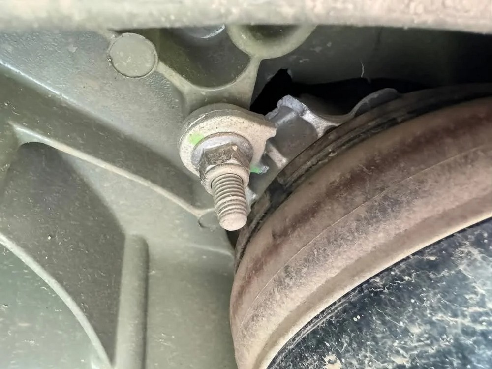 Cybertruck 天價維修金額惹議,車主自稱僅因路面坑洞損壞,維修費超百萬台幣 - 電腦王阿達 Cybertruck 天價維修金額惹議,車主自稱僅因路面坑洞損壞,維修費超百萬台幣 - 電腦王阿達