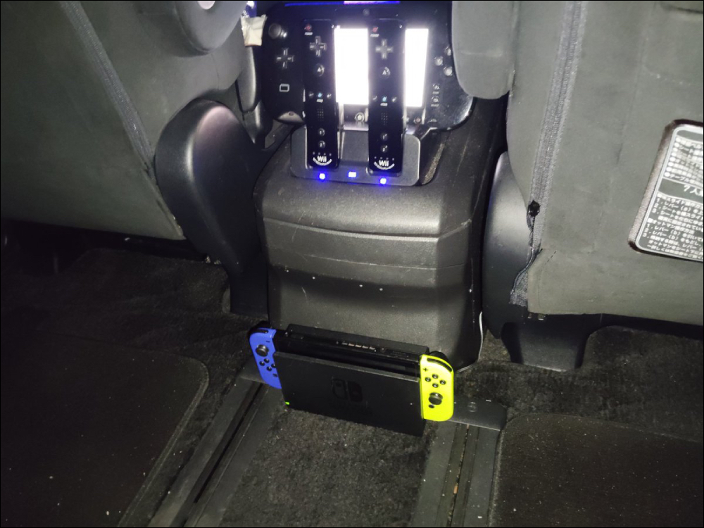 PlayStation 遊戲車內也能玩?日本網友將車機螢幕改裝玩起 PS1 遊戲,也有 wii U 和 Switch 玩家分享車內遊戲場景 - 電腦王阿達 PlayStation 遊戲車內也能玩?日本網友將車機螢幕改裝玩起 PS1 遊戲,也有 wii U 和 Switch 玩家分享車內遊戲場景 - 電腦王阿達
