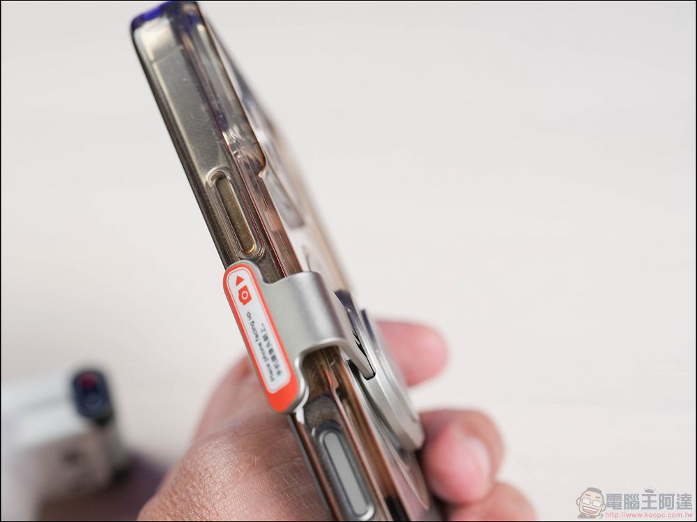 Insta360 Flow 2 Pro 開箱:結合穩定器、自拍棒、提詞器與AI追蹤,最萬能的手機創作工具 - 電腦王阿達 Insta360 Flow 2 Pro 開箱:結合穩定器、自拍棒、提詞器與AI追蹤,最萬能的手機創作工具 - 電腦王阿達