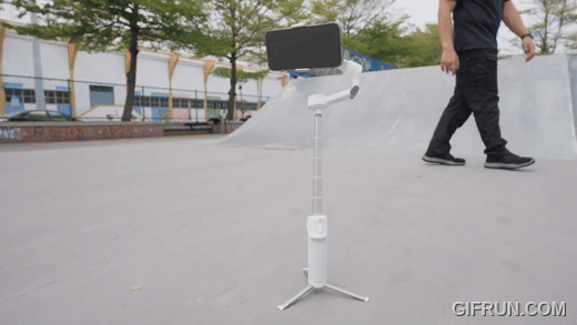 Insta360 Flow 2 Pro 開箱:結合穩定器、自拍棒、提詞器與AI追蹤,最萬能的手機創作工具 - 電腦王阿達 Insta360 Flow 2 Pro 開箱:結合穩定器、自拍棒、提詞器與AI追蹤,最萬能的手機創作工具 - 電腦王阿達