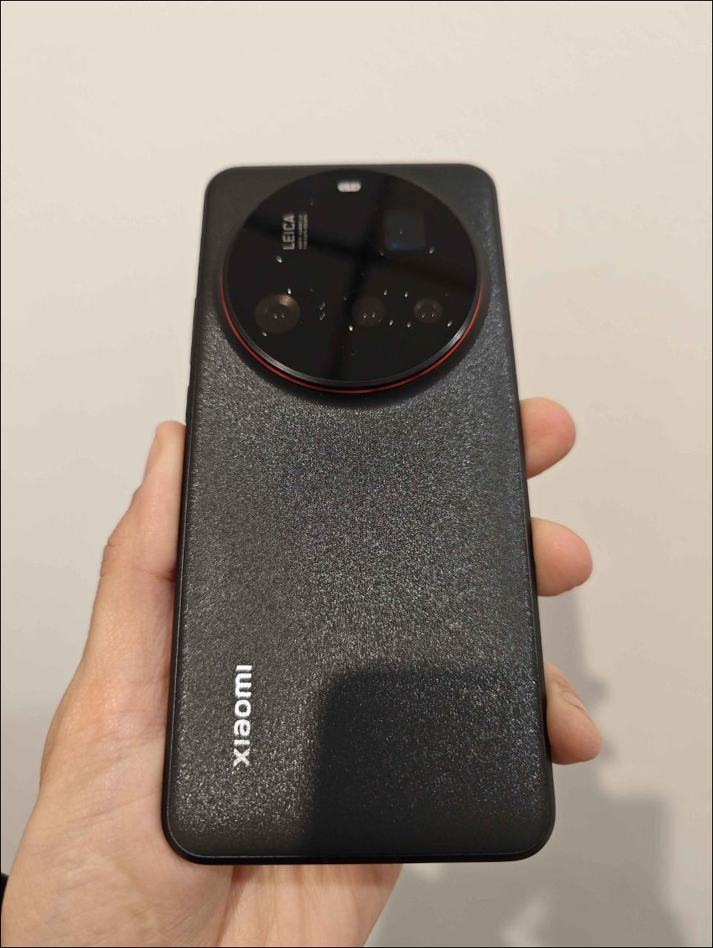 Xiaomi 15 Ultra 真機曝光?!全新帶有「紅圈」的徠卡主相機,小米「超大杯」影像旗艦傳將於 2 月發表 - 電腦王阿達 Xiaomi 15 Ultra 真機曝光?!全新帶有「紅圈」的徠卡主相機,小米「超大杯」影像旗艦傳將於 2 月發表 - 電腦王阿達