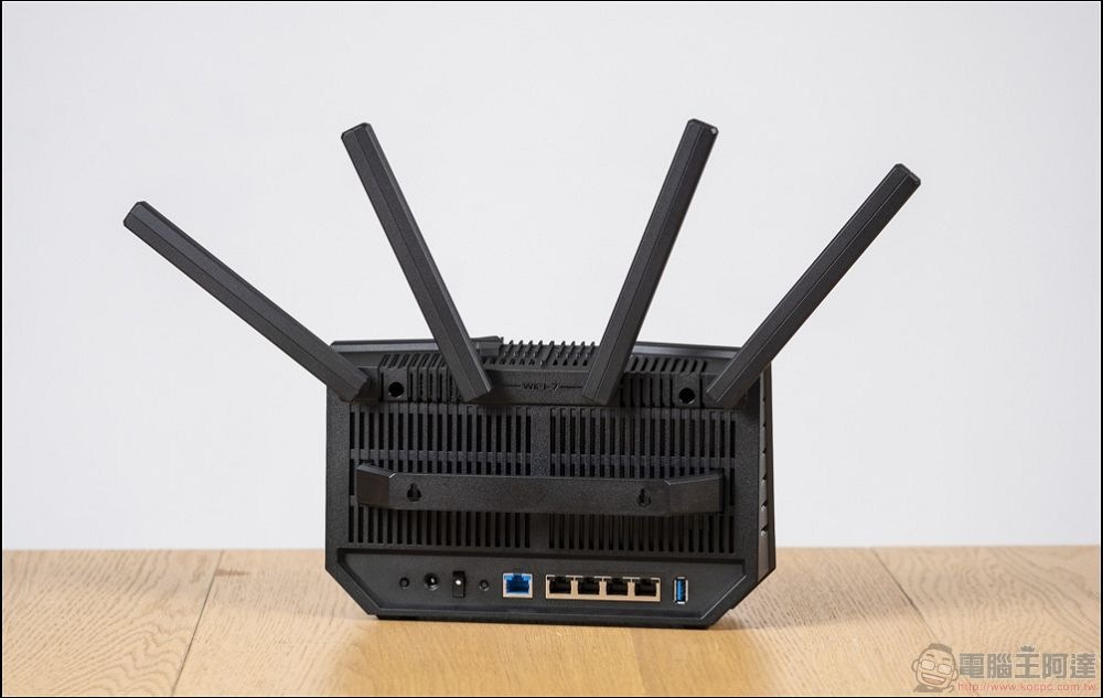 ASUS RT-BE92U 開箱 -11 ASUS RT-BE92U 開箱 -11