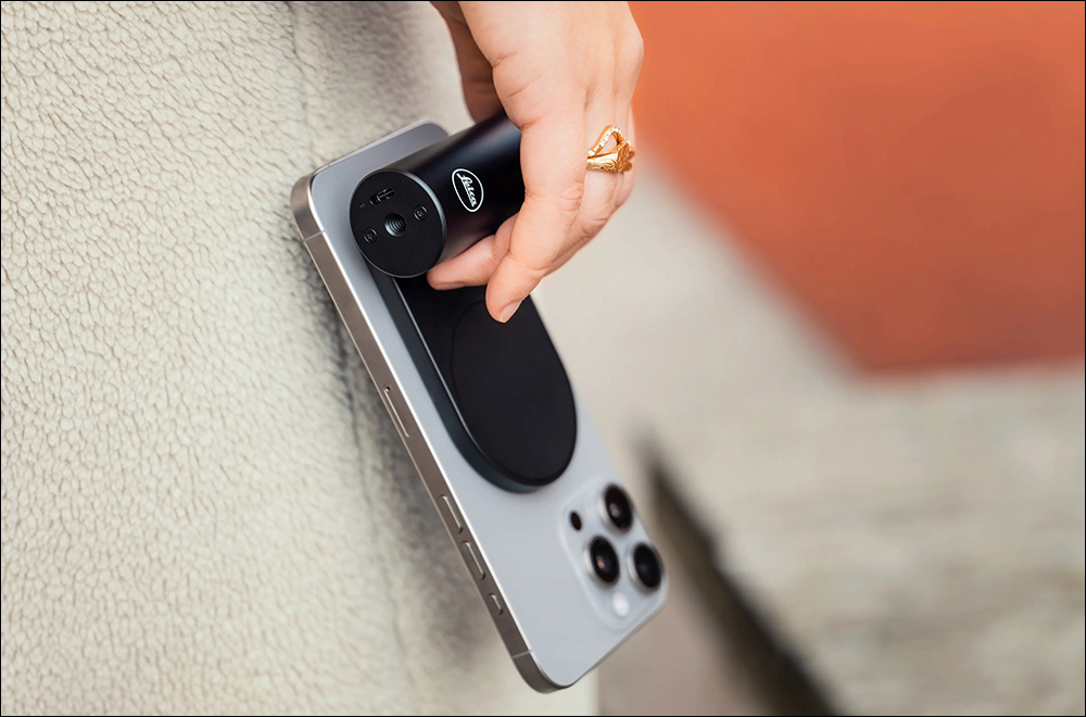 徠卡 Leica LUX Grip 手柄推出:支援 MagSafe,讓 iPhone 手機攝影更具經典手感 - 電腦王阿達 徠卡 Leica LUX Grip 手柄推出:支援 MagSafe,讓 iPhone 手機攝影更具經典手感 - 電腦王阿達