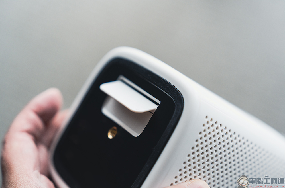 OVO 掌上無框電視 2 代 U9 開箱|小巧一手掌握,精彩無邊界 - 電腦王阿達 OVO 掌上無框電視 2 代 U9 開箱|小巧一手掌握,精彩無邊界 - 電腦王阿達