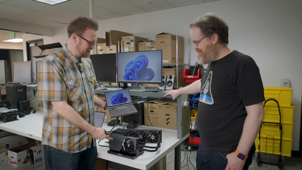 RTX 5090 使用 eGPU 顯卡外接盒時,遊戲效能損失多嗎?這實測影片告訴你 - 電腦王阿達 RTX 5090 使用 eGPU 顯卡外接盒時,遊戲效能損失多嗎?這實測影片告訴你 - 電腦王阿達