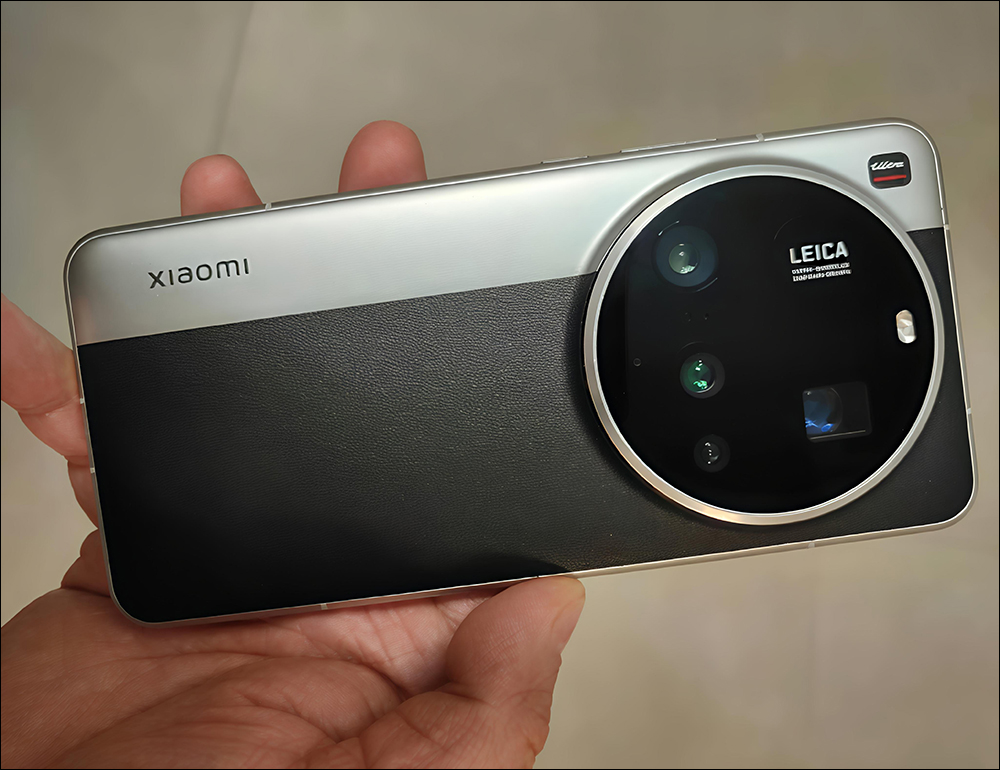 小米 Xiaomi 15 Ultra 國際版預計 3/2 登場,致敬徠卡相機雙色機身曝光 - 電腦王阿達 小米 Xiaomi 15 Ultra 國際版預計 3/2 登場,致敬徠卡相機雙色機身曝光 - 電腦王阿達