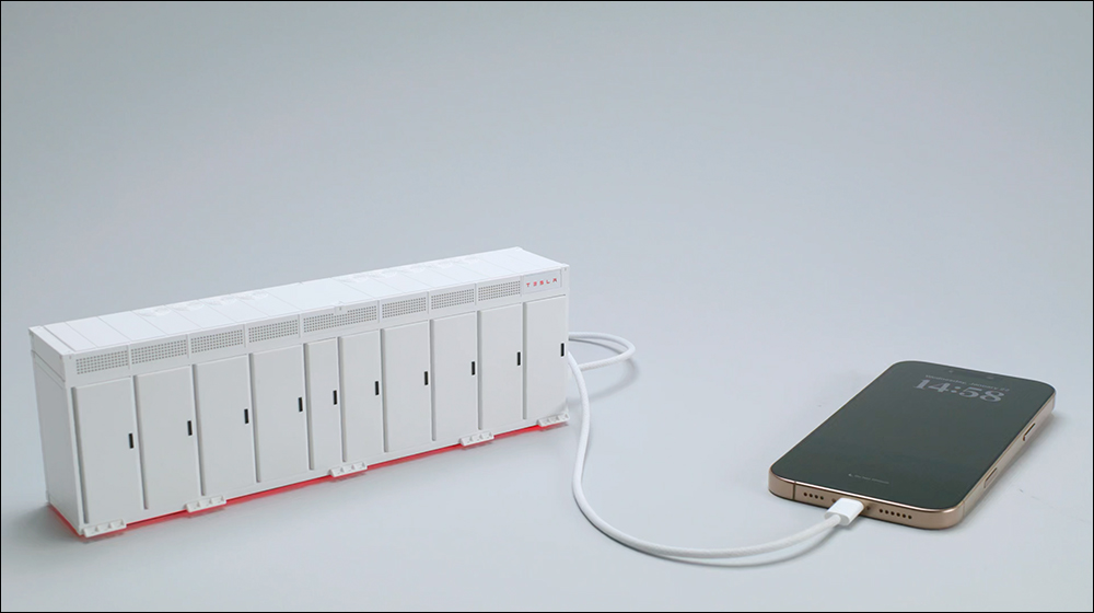 特斯拉 Tesla 1:40 Scale Megapack Charger 迷你版儲能電池登場:21000mAh 行動電源,支援 108W 快充!MacBook Pro 充電也 OK - 電腦王阿達 特斯拉 Tesla 1:40 Scale Megapack Charger 迷你版儲能電池登場:21000mAh 行動電源,支援 108W 快充!MacBook Pro 充電也 OK - 電腦王阿達