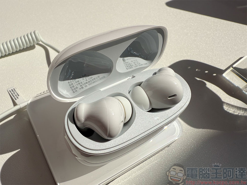 全新蔡司人像旗艦 vivo V50 登台,AI 助理打造口袋潮流攝影棚 - 電腦王阿達 全新蔡司人像旗艦 vivo V50 登台,AI 助理打造口袋潮流攝影棚 - 電腦王阿達