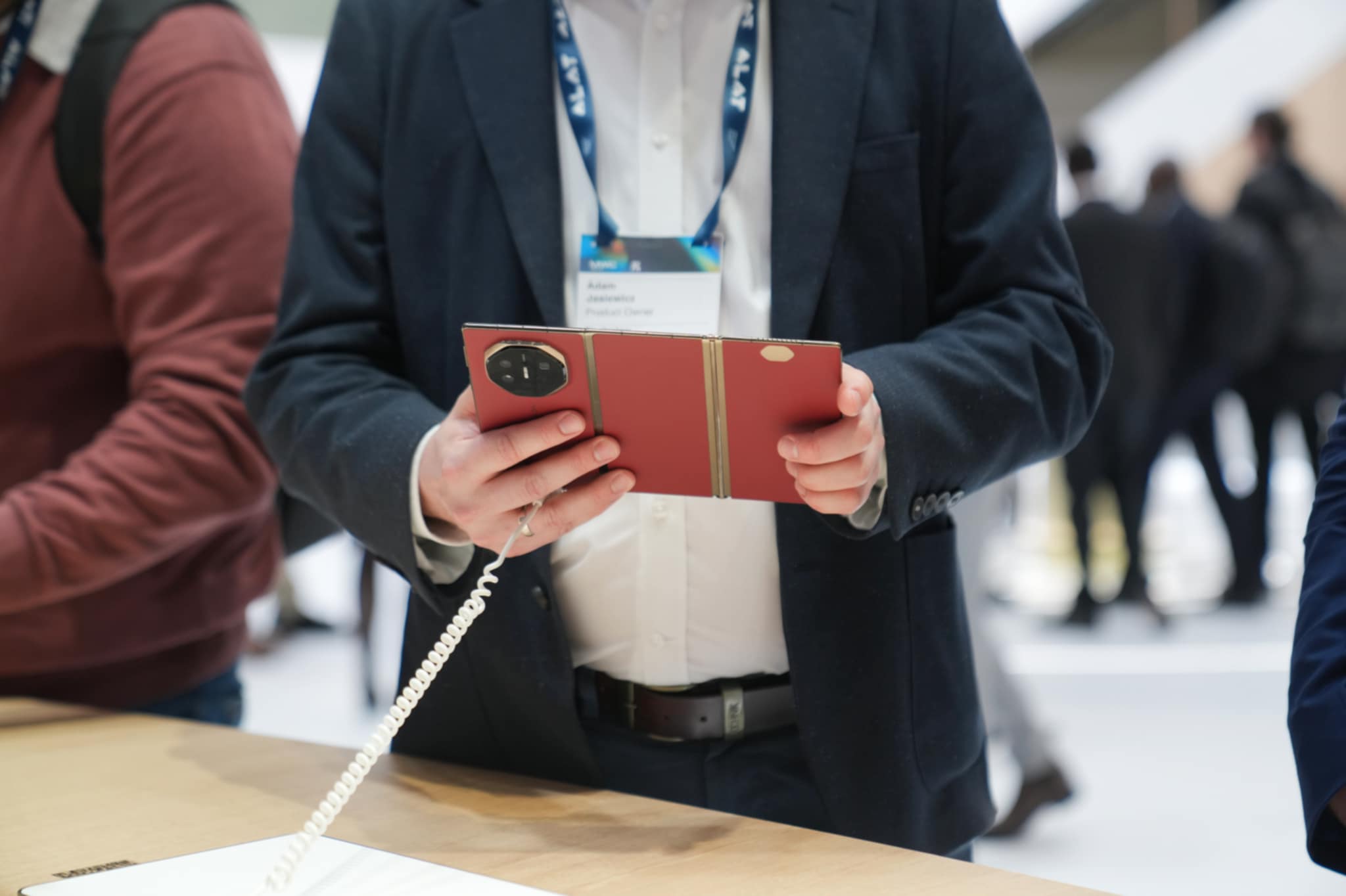 華為攜全球首款商用三折疊手機與多款新品於 MWC 2025 驚豔亮相 - 電腦王阿達 華為攜全球首款商用三折疊手機與多款新品於 MWC 2025 驚豔亮相 - 電腦王阿達