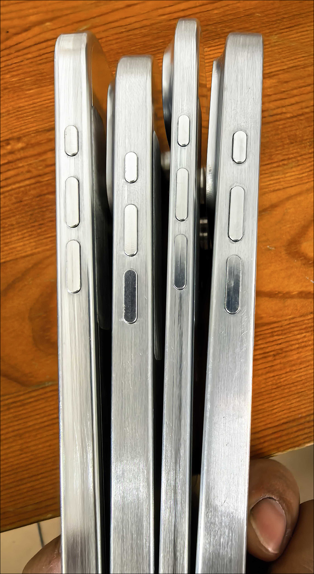 iPhone 17 全系列模型機曝光!MagSafe 全面支援,iPhone 17 Air 超薄機身引關注 - 電腦王阿達 iPhone 17 全系列模型機曝光!MagSafe 全面支援,iPhone 17 Air 超薄機身引關注 - 電腦王阿達