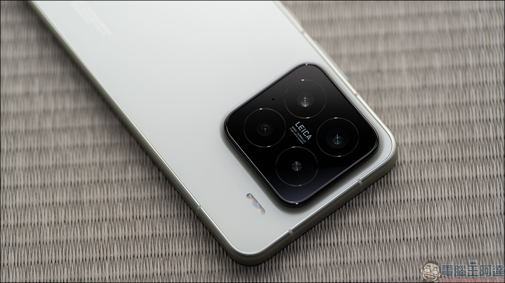 小米 Xiaomi 15 Ultra vs Xiaomi 15 開箱&選購攻略|2025 最新徠卡影像旗艦巔峰對決,哪款最適合你? - 電腦王阿達 小米 Xiaomi 15 Ultra vs Xiaomi 15 開箱&選購攻略|2025 最新徠卡影像旗艦巔峰對決,哪款最適合你? - 電腦王阿達