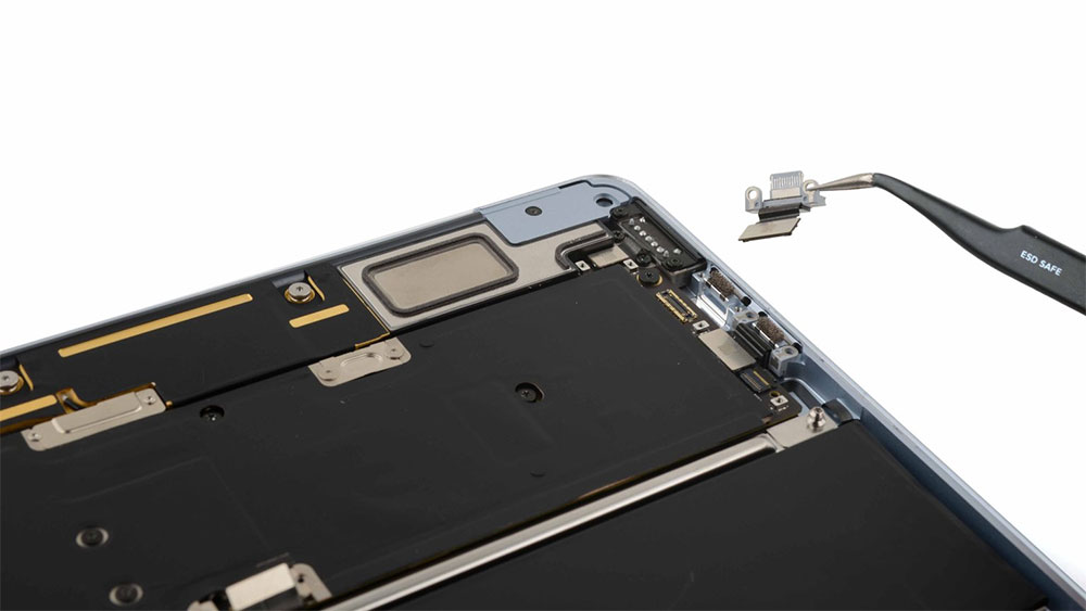 M4 MacBook Air 拆解,可維修性有提升但不多 - 電腦王阿達 M4 MacBook Air 拆解,可維修性有提升但不多 - 電腦王阿達