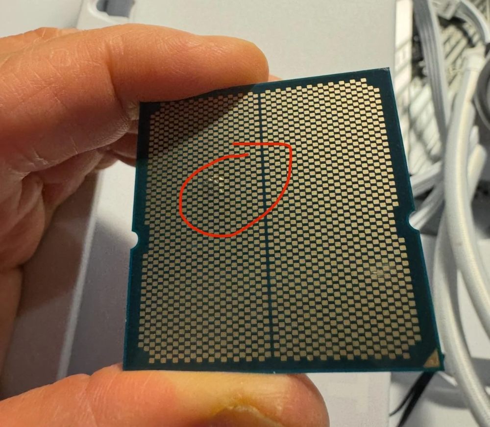 國外網友玩遊戲時 AMD Ryzen 9 9950X3D 突然燒毀,僅使用三週 - 電腦王阿達 國外網友玩遊戲時 AMD Ryzen 9 9950X3D 突然燒毀,僅使用三週 - 電腦王阿達