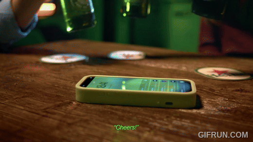 Heineken 推出 AI 手機殼 The Flipper!聽到 Cheers 自動翻面拒當聚餐低頭族 - 電腦王阿達 Heineken 推出 AI 手機殼 The Flipper!聽到 Cheers 自動翻面拒當聚餐低頭族 - 電腦王阿達