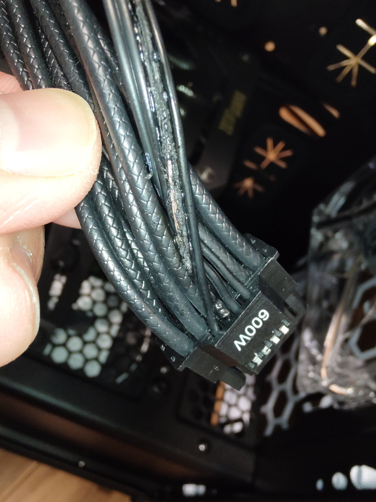 沒想到連 RTX 5070 也發生,國外用戶使用後電源線熔化 - 電腦王阿達 沒想到連 RTX 5070 也發生,國外用戶使用後電源線熔化 - 電腦王阿達
