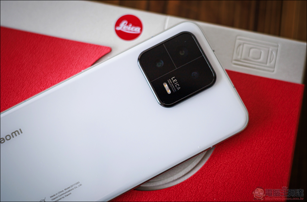 實測耐摔王?小米 Xiaomi 13 掉進 33 樓電梯井竟奇蹟生還,連螢幕觸控都能用! - 電腦王阿達 實測耐摔王?小米 Xiaomi 13 掉進 33 樓電梯井竟奇蹟生還,連螢幕觸控都能用! - 電腦王阿達