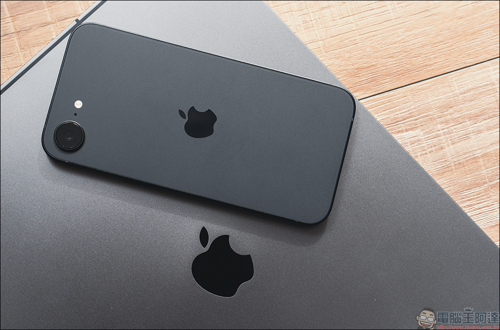 為何 iPhone 17e 短期內不會推出?深度解析 Apple 中階機策略調整背後的原因 - 電腦王阿達 為何 iPhone 17e 短期內不會推出?深度解析 Apple 中階機策略調整背後的原因 - 電腦王阿達