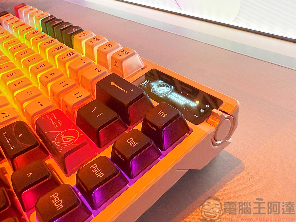 ROG 全新電競周邊銀白勁裝登場,電馭美學 Buff 疊滿(同場加映:TUF Gaming 初音未來聯名系列周邊) - 電腦王阿達 ROG 全新電競周邊銀白勁裝登場,電馭美學 Buff 疊滿(同場加映:TUF Gaming 初音未來聯名系列周邊) - 電腦王阿達