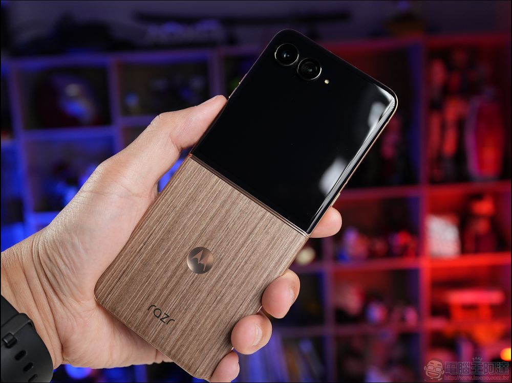 Motorola razr 60 ULTRA 開箱評測:潮流品味與AI科技的完美結合 - 電腦王阿達 Motorola razr 60 ULTRA 開箱評測:潮流品味與AI科技的完美結合 - 電腦王阿達
