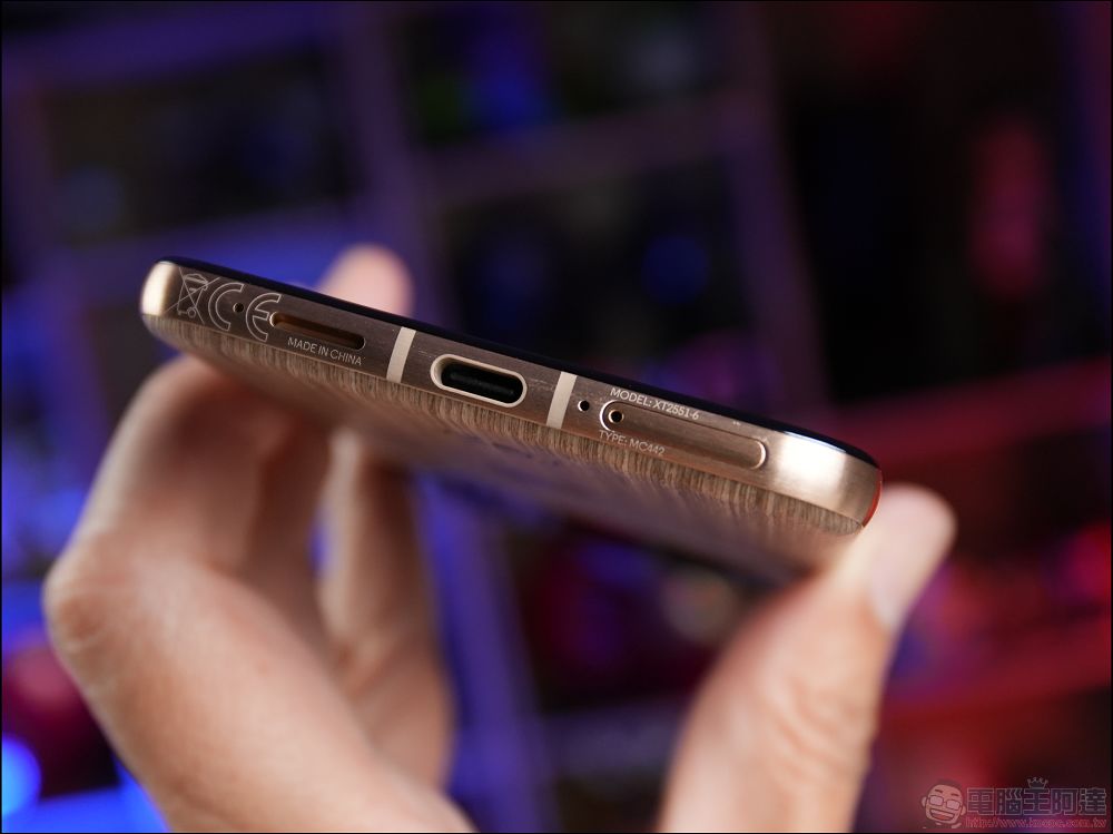 Motorola razr 60 ULTRA 開箱評測:潮流品味與AI科技的完美結合 - 電腦王阿達 Motorola razr 60 ULTRA 開箱評測:潮流品味與AI科技的完美結合 - 電腦王阿達