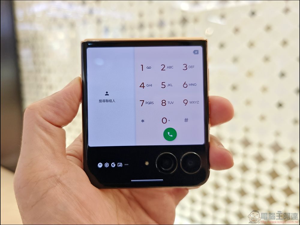Motorola razr 60 ULTRA 開箱評測:潮流品味與AI科技的完美結合 - 電腦王阿達 Motorola razr 60 ULTRA 開箱評測:潮流品味與AI科技的完美結合 - 電腦王阿達