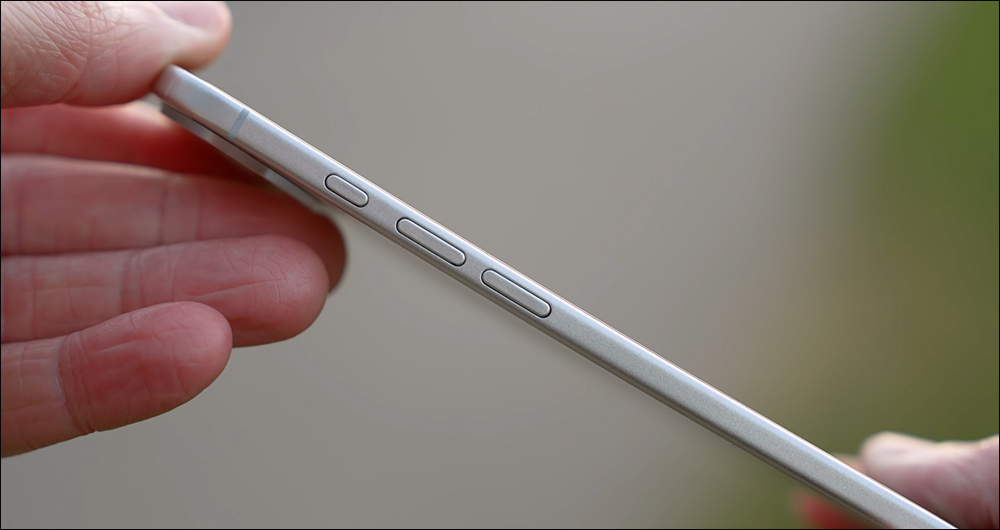 iPhone 17 Air 電池容量 2800mAh 真的夠用?傳將首度採用矽負極電池,超薄機身續航力不打折的關鍵 - 電腦王阿達 iPhone 17 Air 電池容量 2800mAh 真的夠用?傳將首度採用矽負極電池,超薄機身續航力不打折的關鍵 - 電腦王阿達