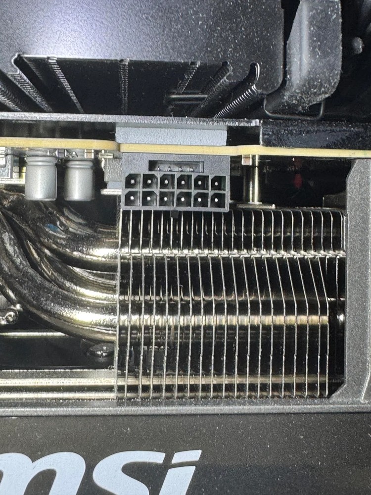 國外又傳出 RTX 5090 連接線熔化案例,接頭燒焦嚴重 - 電腦王阿達 國外又傳出 RTX 5090 連接線熔化案例,接頭燒焦嚴重 - 電腦王阿達