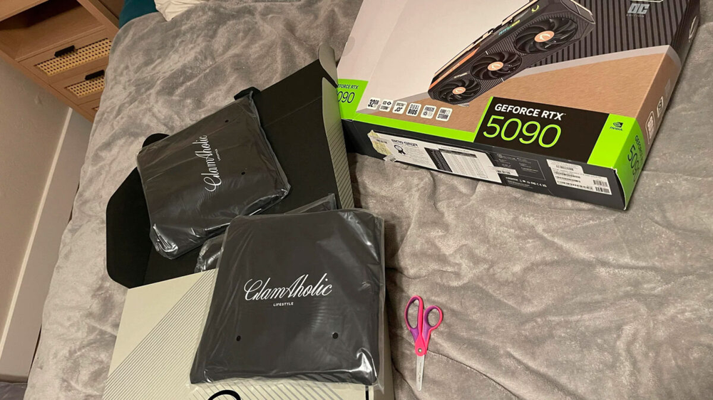 現在買顯卡都要錄影自保了!國外爆出超過 30 個全新未拆封 RTX 5090 裡面只有背包,沒有顯卡 - 電腦王阿達 現在買顯卡都要錄影自保了!國外爆出超過 30 個全新未拆封 RTX 5090 裡面只有背包,沒有顯卡 - 電腦王阿達