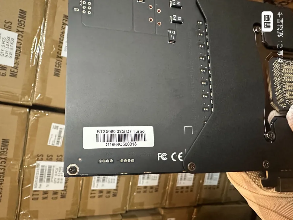 打臉 NVIDIA!最新照片顯示中國工廠正將大量 RTX 5090 改裝成鼓風式,準備上市賣 - 電腦王阿達 打臉 NVIDIA!最新照片顯示中國工廠正將大量 RTX 5090 改裝成鼓風式,準備上市賣 - 電腦王阿達