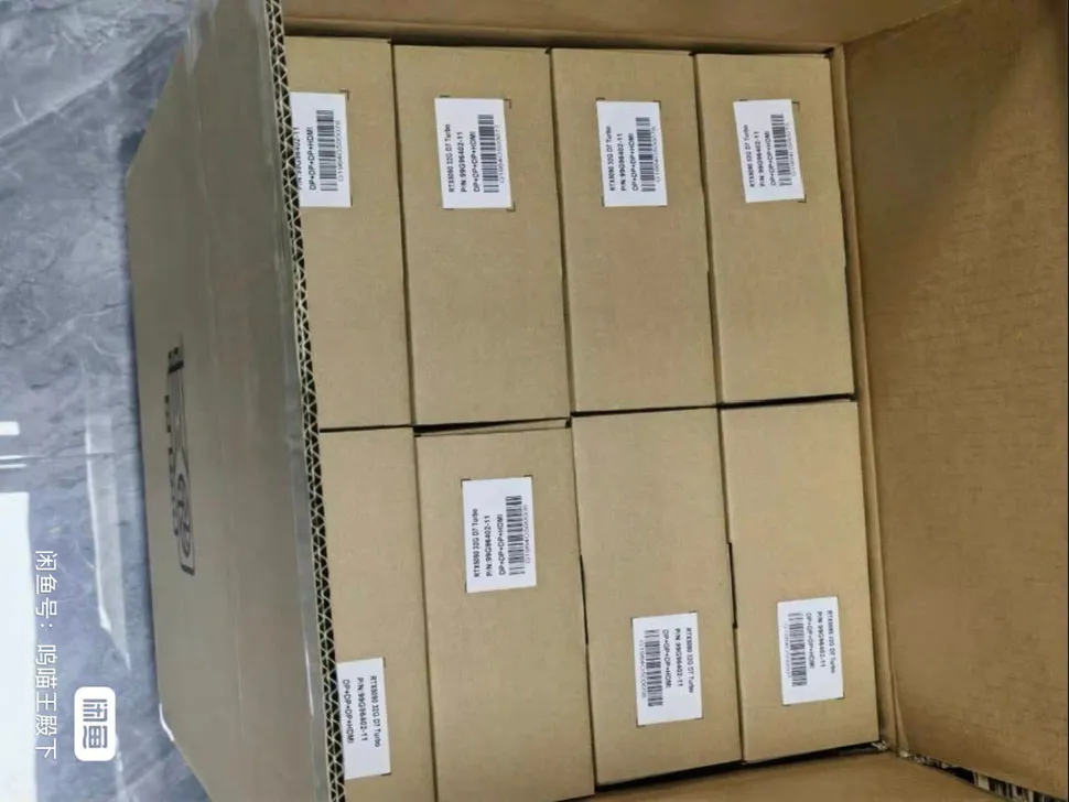 打臉 NVIDIA!最新照片顯示中國工廠正將大量 RTX 5090 改裝成鼓風式,準備上市賣 - 電腦王阿達 打臉 NVIDIA!最新照片顯示中國工廠正將大量 RTX 5090 改裝成鼓風式,準備上市賣 - 電腦王阿達