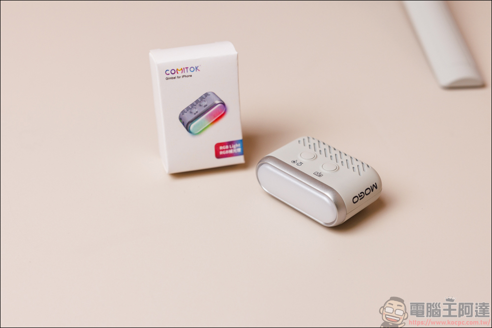 COMITOK MOGO 手機穩定器開箱動手玩|與 Apple DockKit 連動,讓穩定器成為你的隨行攝影師! - 電腦王阿達 COMITOK MOGO 手機穩定器開箱動手玩|與 Apple DockKit 連動,讓穩定器成為你的隨行攝影師! - 電腦王阿達