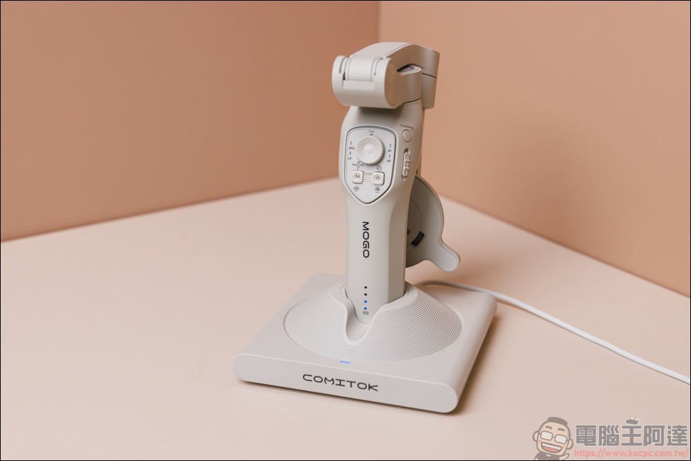 COMITOK MOGO 手機穩定器開箱動手玩|與 Apple DockKit 連動,讓穩定器成為你的隨行攝影師! - 電腦王阿達 COMITOK MOGO 手機穩定器開箱動手玩|與 Apple DockKit 連動,讓穩定器成為你的隨行攝影師! - 電腦王阿達