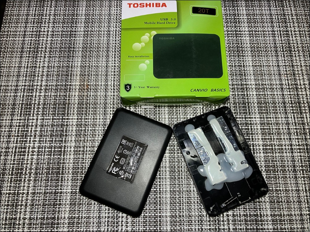 英國網友網購硬碟,結果收到只有電路板與砝碼的塑膠殼 - 電腦王阿達 英國網友網購硬碟,結果收到只有電路板與砝碼的塑膠殼 - 電腦王阿達
