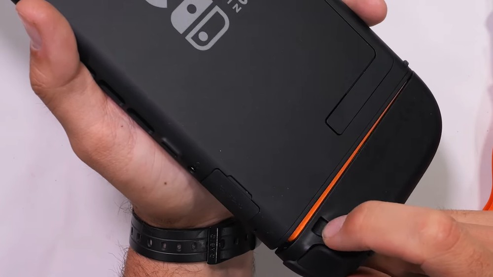 Nintendo Switch 2 暴力測試來了!螢幕容易刮傷、Joy-Con 大力扯掉也不會損壞 - 電腦王阿達 Nintendo Switch 2 暴力測試來了!螢幕容易刮傷、Joy-Con 大力扯掉也不會損壞 - 電腦王阿達